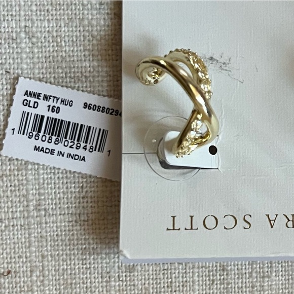 NWT Kendra Scott Annie White Crystal Gold Infinity Huggie Earrings - Picture 4 of 5